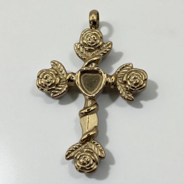 Charm avec en acier inoxydable croix cœur et roses
