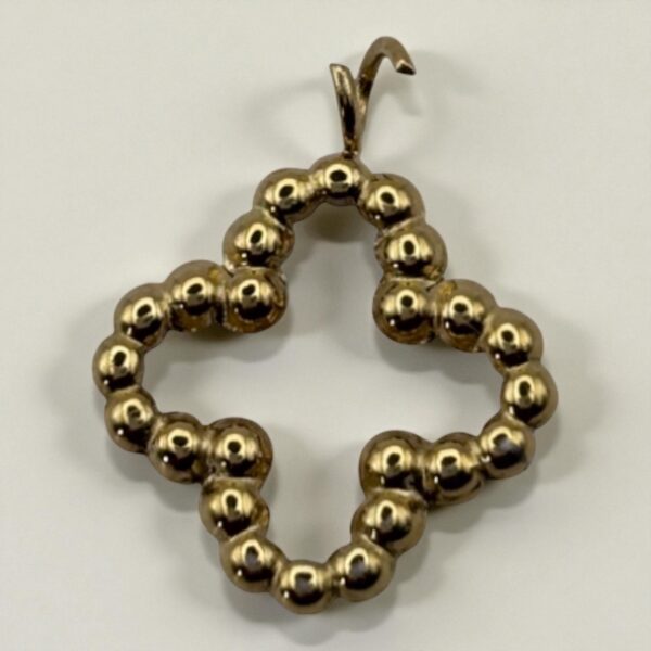 Charme trèfle or en acier inoxydable